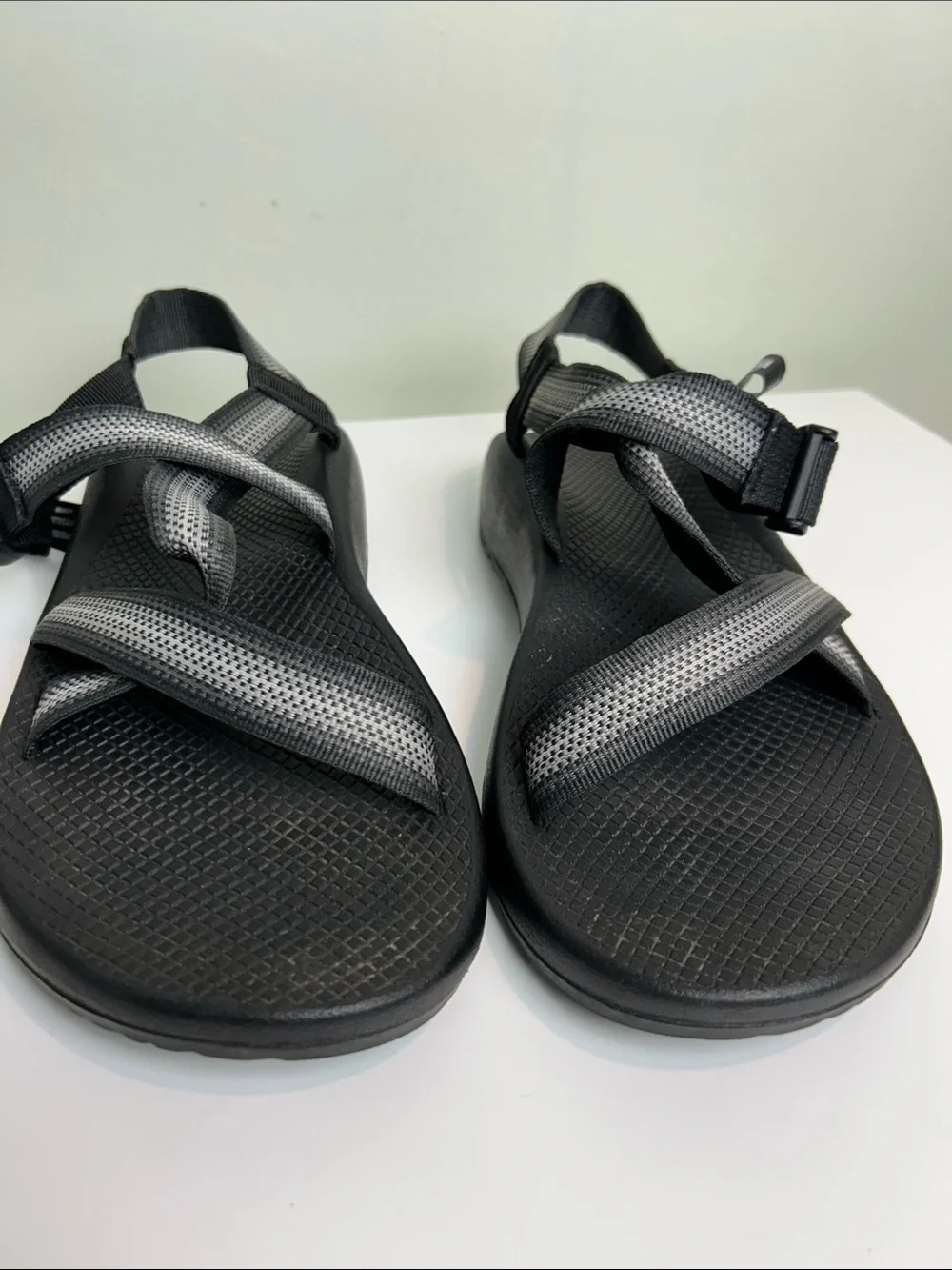 Chaco Z/Cloud 2 Sandals Mens 11 Black Gray Adjustable Strappy Hiking Outdoor